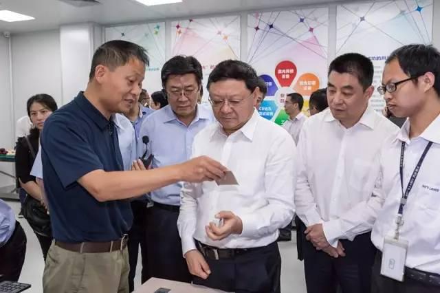 广东省委常委、深圳市委书记王伟中率队到esb世博网激光调研座谈