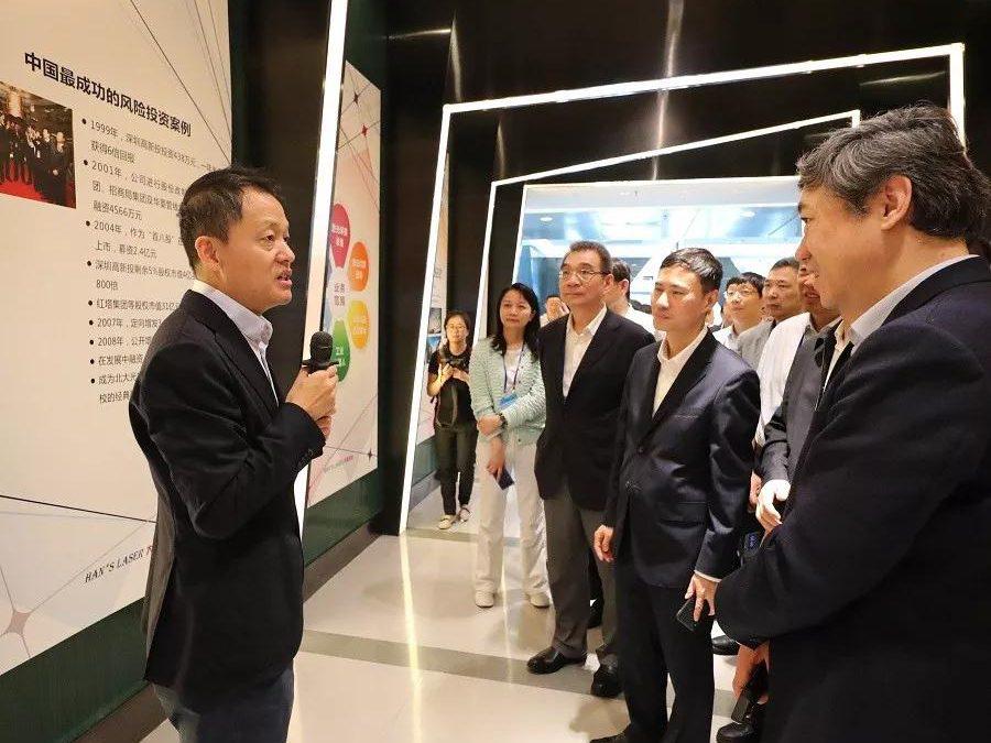 全国无党派人士考察团 莅临esb世博网激光考察调研